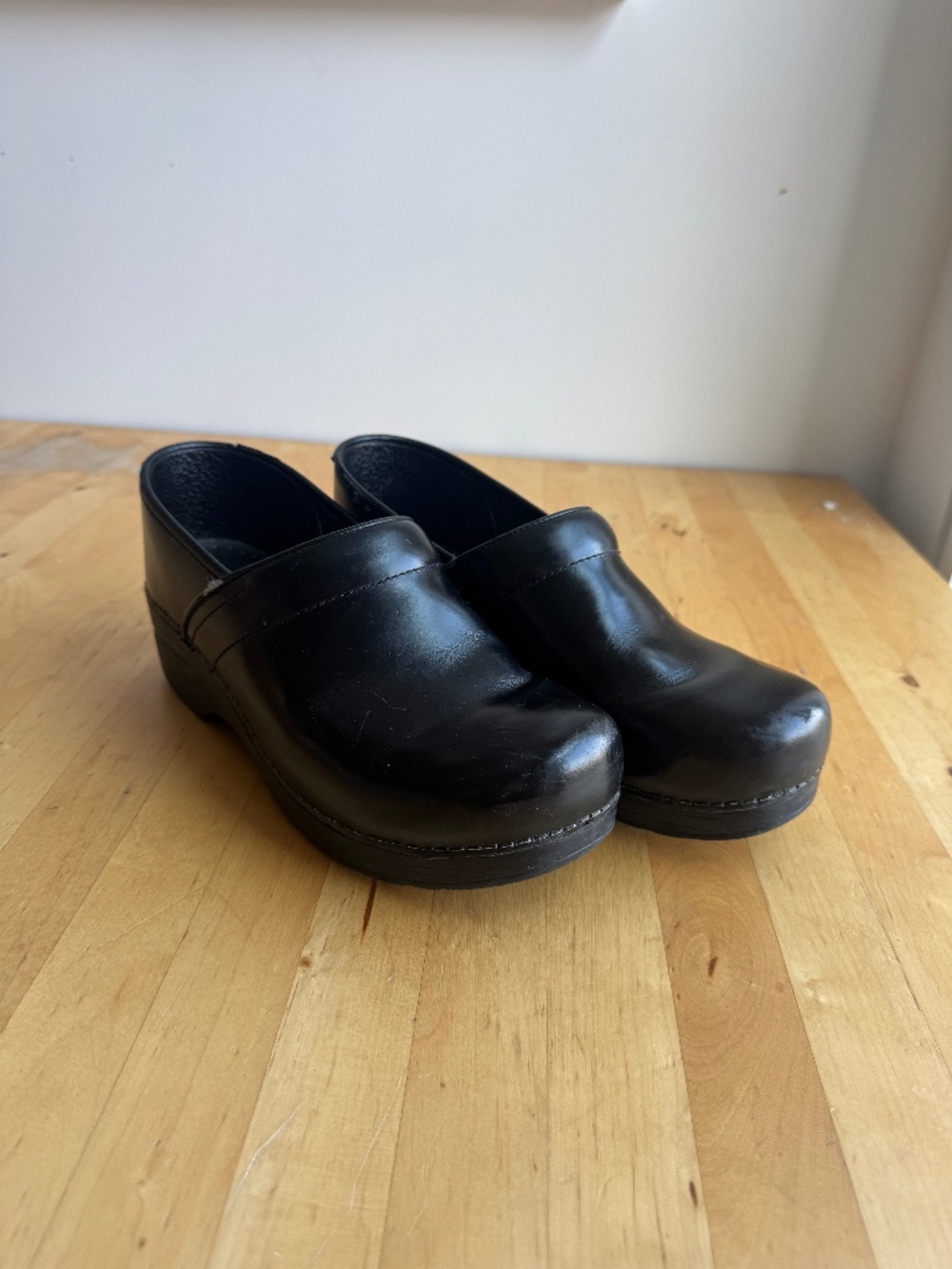 Dansko Clogs Size 9